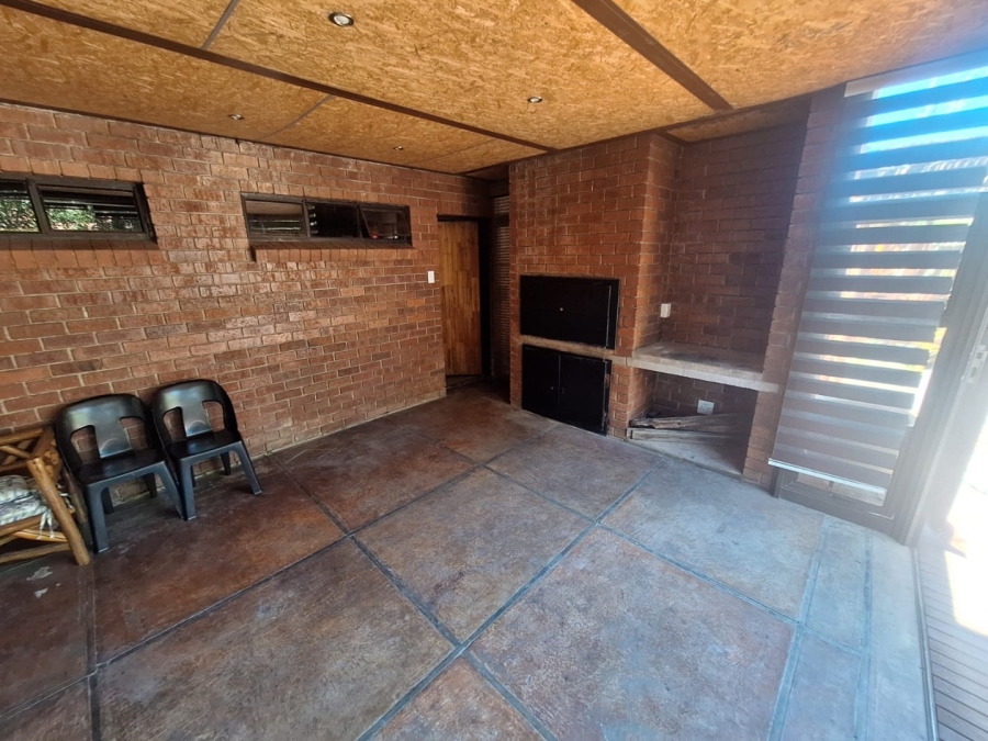 4 Bedroom Property for Sale in Pellissier Free State